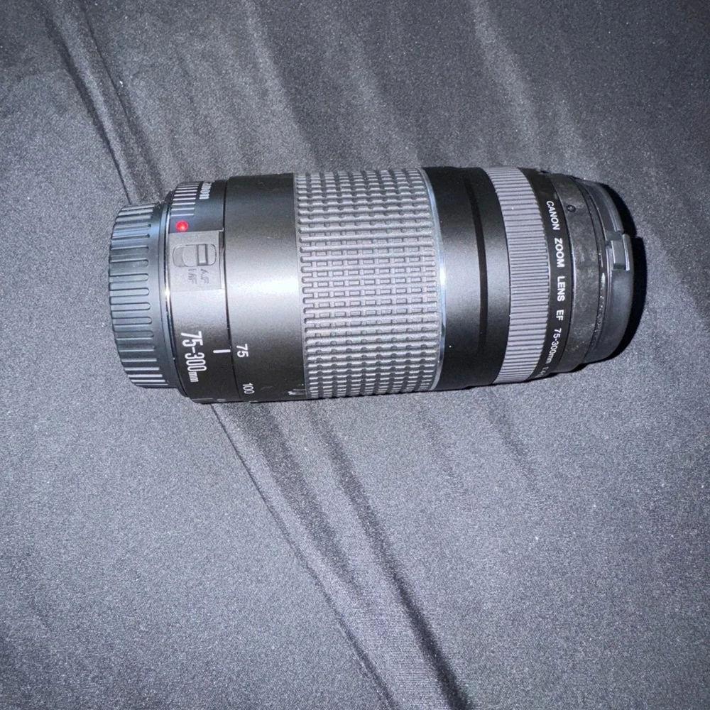 Canon EOS Rebel T7 DSLR Video retro lens kit with EF-S 18-55mm and EF 75-300mm
